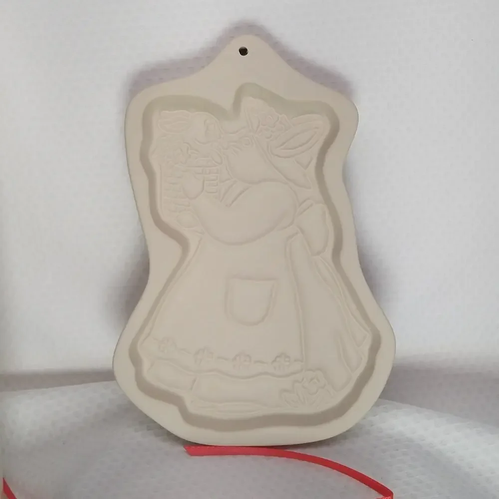 Vintage Longaberger Woven Traditions Ceramic Bunny Cookie Mold Tie-On 1994 Box